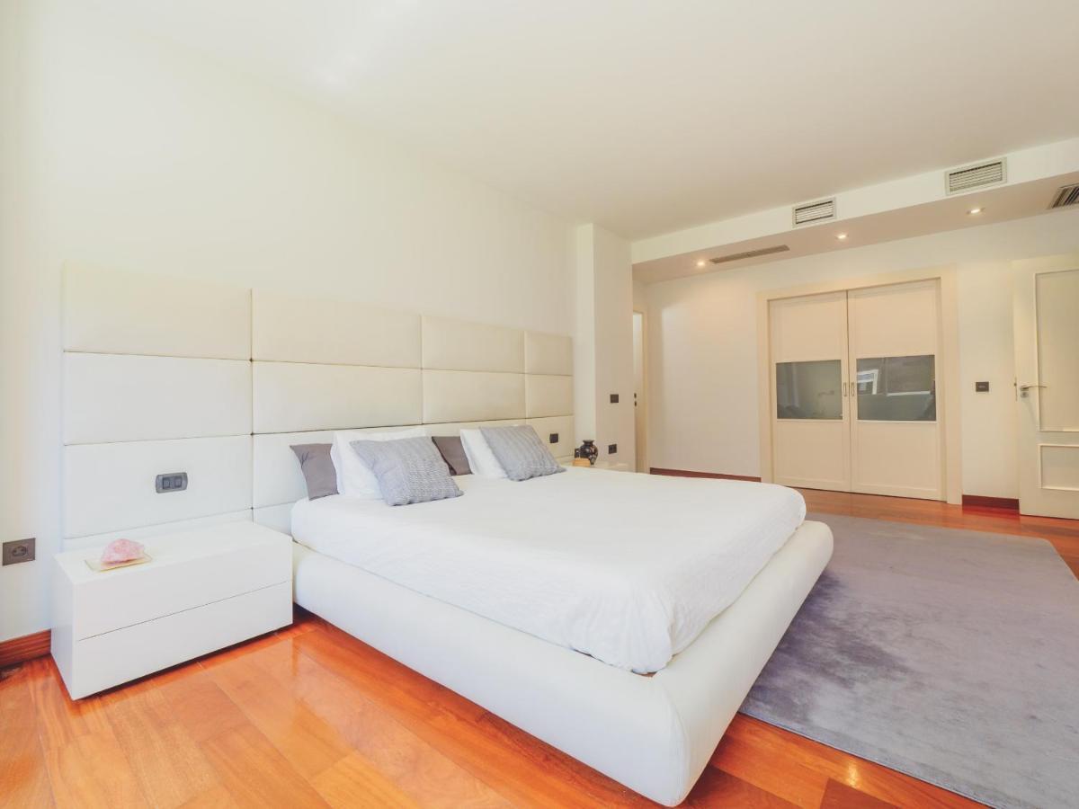 Вилла Cubo'S Gibralfaro House Center Малага Экстерьер фото